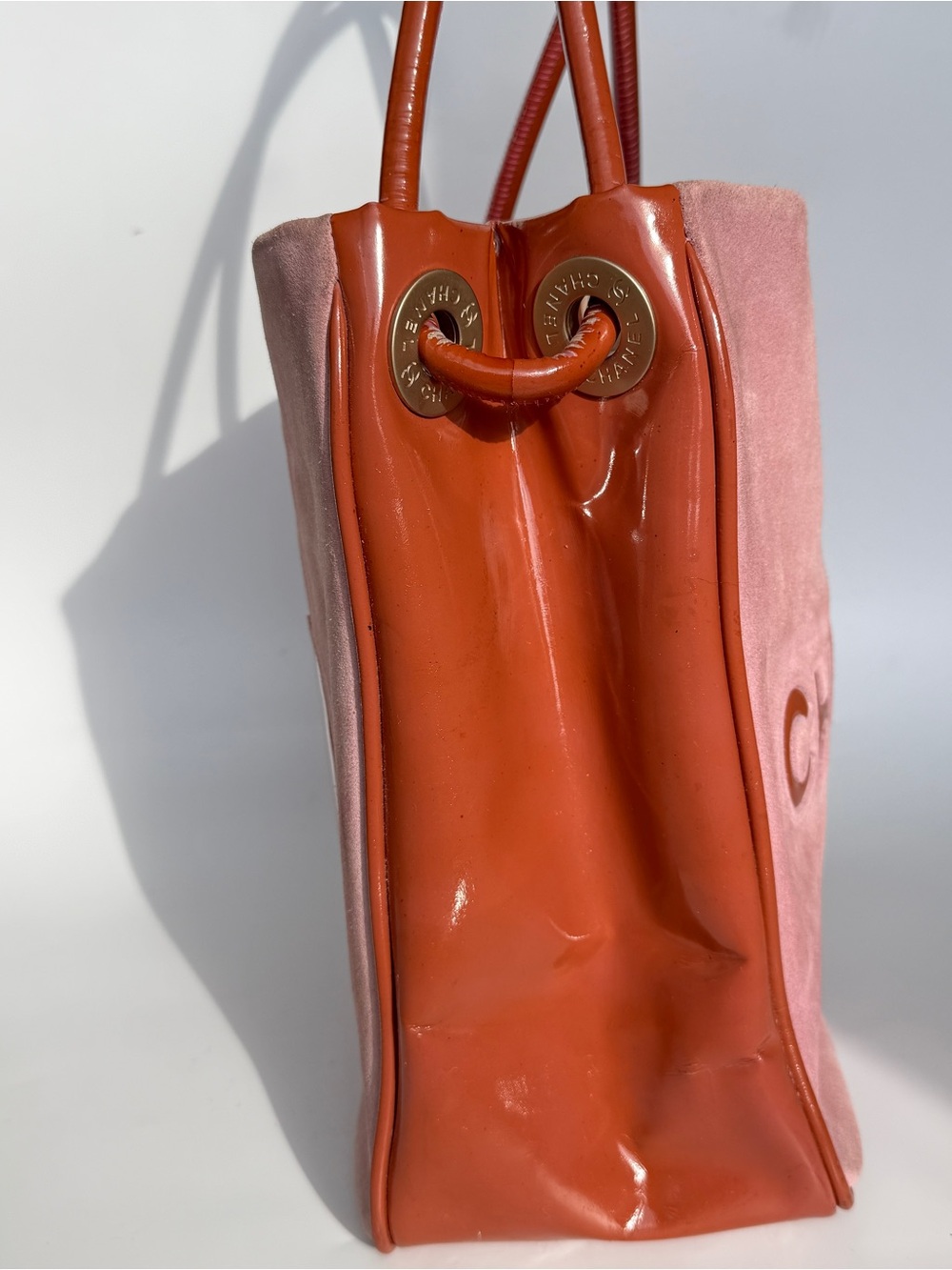 Authentic Chanel Camellia shoulder Tote Bag in pink and orange - Picture 3 of 8